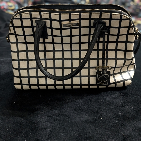 Large bag with matching wallet and pouch - Picture 2 of 11